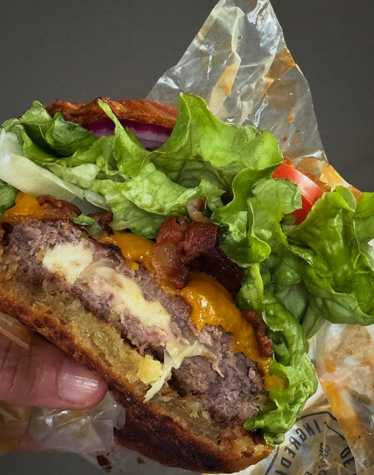 Hamburguesa Doble queso de Pig’s Pearls con lechuga y jitomate